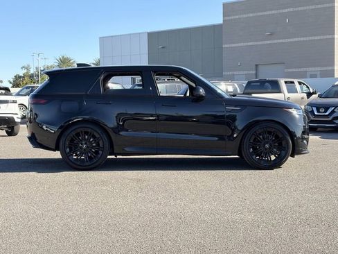 Used 2024 Land Rover Range Rover Sport Dynamic SE image 25