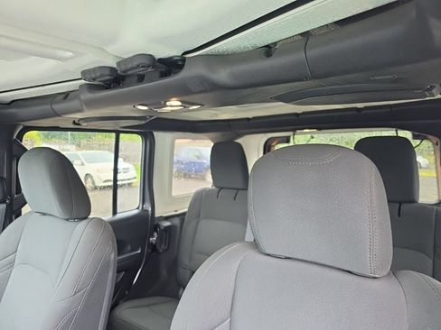 Used 2021 Jeep Wrangler Unlimited Sport AWD/4WD image 10