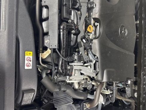 Used 2019 Toyota Camry SE image 9