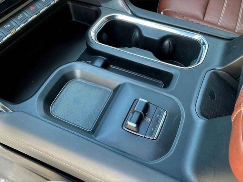 Used 2024 GMC Sierra 2500 Denali Ultimate image 15