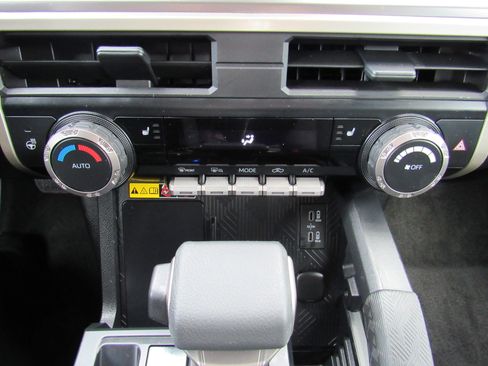 Used 2024 Toyota Tacoma SR5 image 28