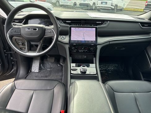 Used 2025 Jeep Grand Cherokee Limited 4xe w/ MOPAR Finishing Package image 7