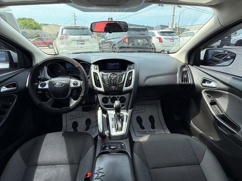 Used 2013 Ford Focus SE w/ SE Winter Pkg FWD image 20