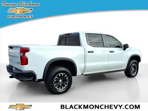 Used 2023 Chevrolet Silverado 1500 ZR2 w/ Technology Package AWD/4WD image 3
