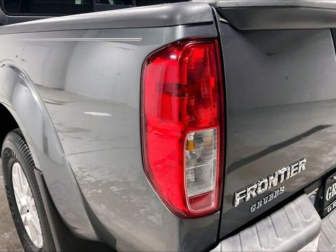 Used 2017 Nissan Frontier SV image 38