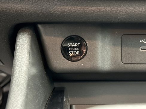 Used 2024 Nissan Rogue S AWD/4WD image 20