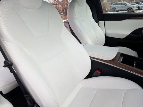 Used 2024 Tesla Model X image 28