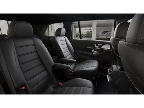 Certified 2026 Mercedes-Benz GLS 450 4MATIC image 5