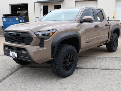 New 2026 Toyota Tacoma TRD Off-Road w/ TRD Off Road Upgrade Package AWD/4WD image 7