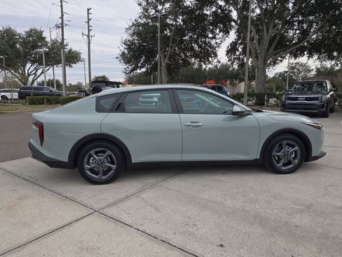 Certified 2025 Kia K4 LXS image 9