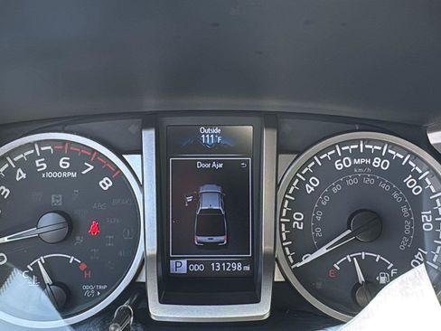 Used 2022 Toyota Tacoma SR5 RWD image 15