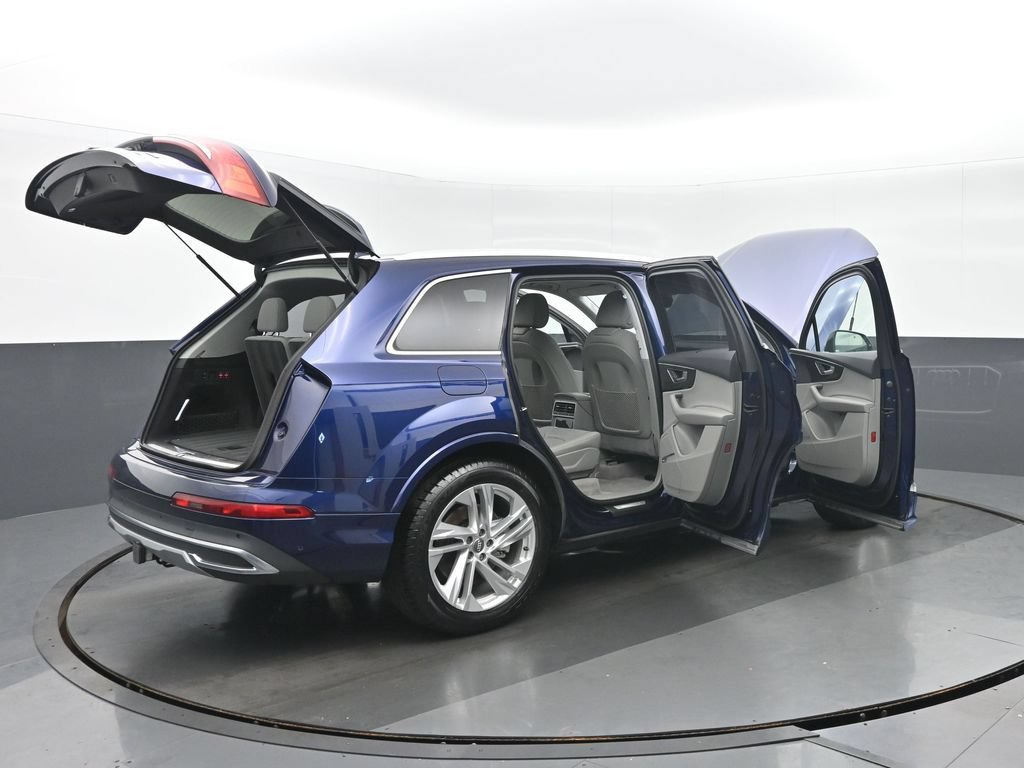 Used 2020 Audi Q7 3.0T Prestige w/ Prestige Package AWD/4WD image 38