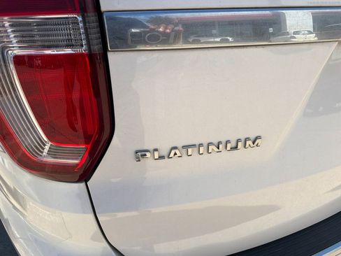 Used 2018 Ford Explorer Platinum AWD/4WD image 7