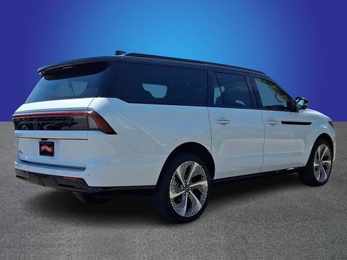 New 2026 Lincoln Navigator L Black Label AWD/4WD image 3