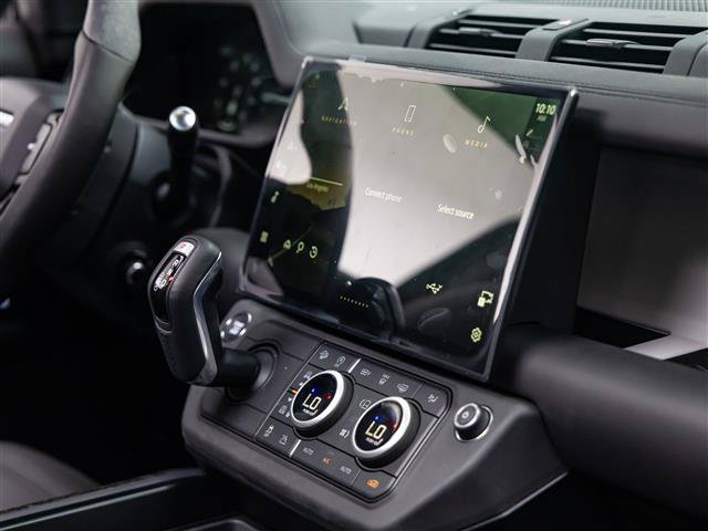 New 2026 Land Rover Defender 110 X-Dynamic SE AWD/4WD image 33