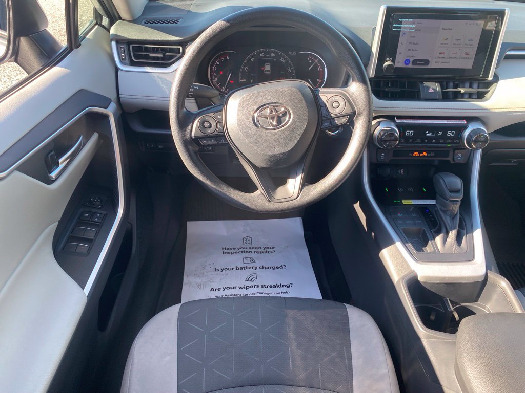 Used 2025 Toyota RAV4 XLE w/ Convenience Package FWD image 9