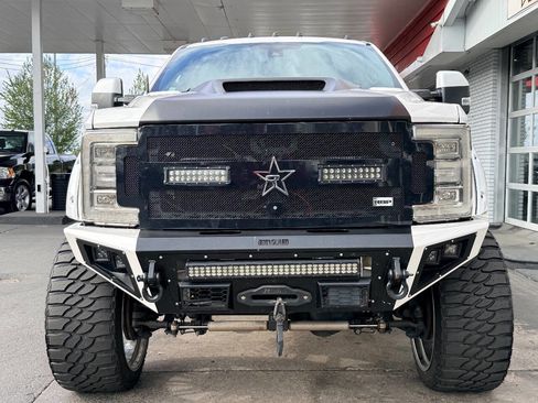 Used 2017 Ford F250 Platinum w/ Platinum Ultimate Package image 7