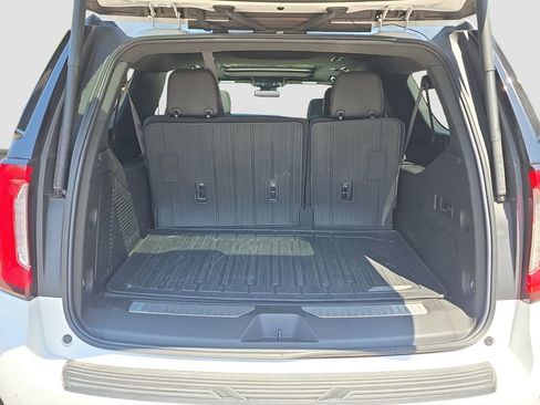 Used 2023 GMC Yukon XL Denali AWD/4WD image 17