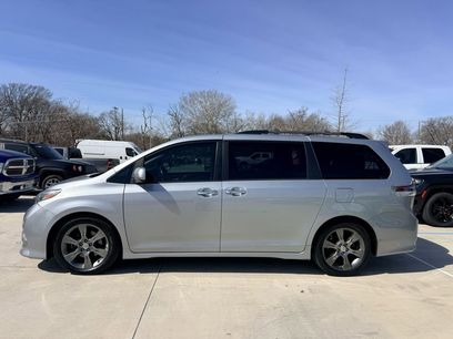 Used 2015 Toyota Sienna SE