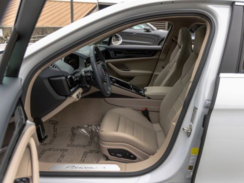 Certified 2025 Porsche Panamera image 25