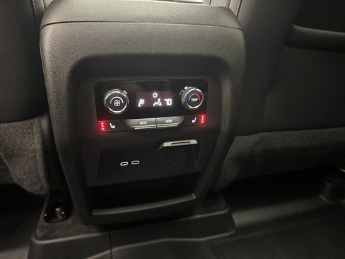 Used 2024 Chevrolet Traverse RS AWD/4WD image 70