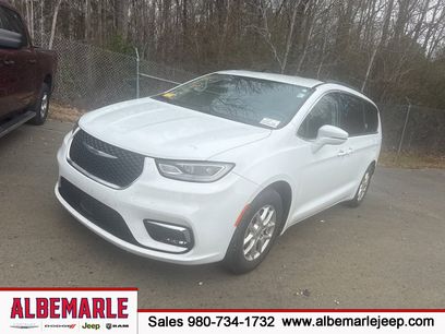 Used 2022 Chrysler Pacifica Touring-L