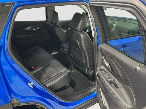 Used 2024 GMC Terrain SLT w/ Elevation Edition image 21