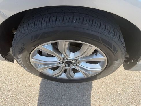 Used 2023 Ford Edge Titanium AWD/4WD image 6