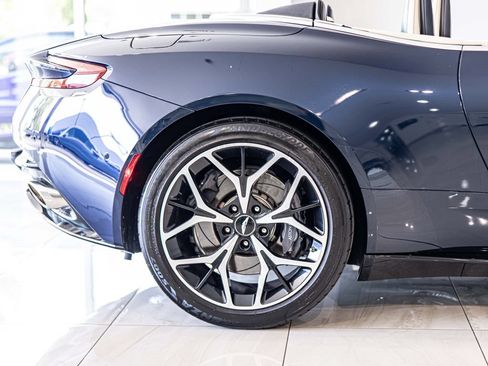 Used 2019 Aston Martin DB11 Volante RWD image 11
