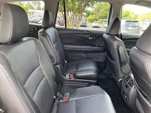 Used 2020 Honda Pilot Elite image 21