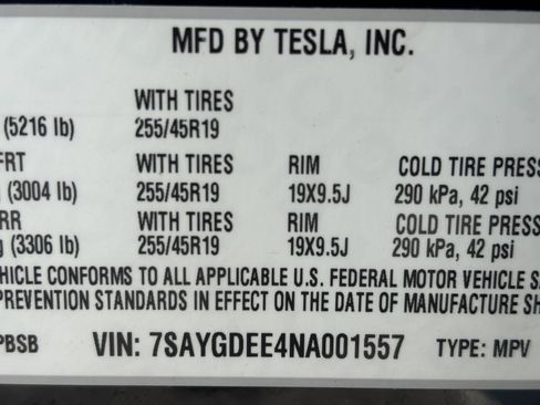 Used 2022 Tesla Model Y Long Range AWD/4WD image 31