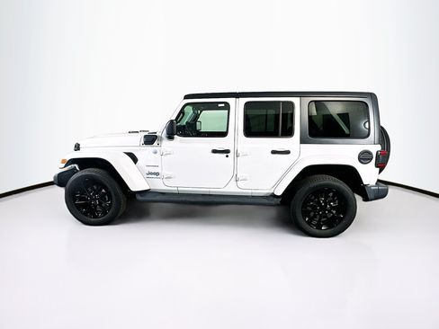 Used 2023 Jeep Wrangler Unlimited Sahara w/ Cold Weather Group AWD/4WD image 4