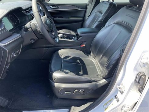 Used 2023 Jeep Grand Cherokee L Overland image 14