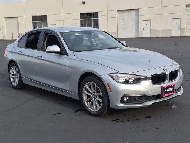 Used 2017 BMW 320i Sedan RWD image 3