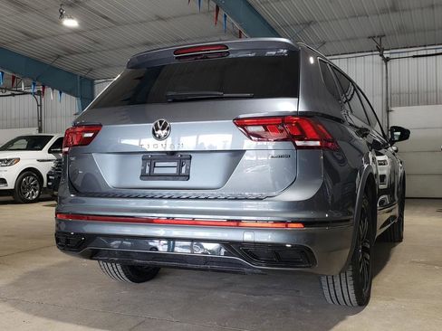 Used 2022 Volkswagen Tiguan SE R-Line image 3