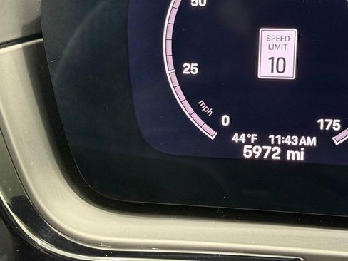 Certified 2025 Porsche Cayenne image 21