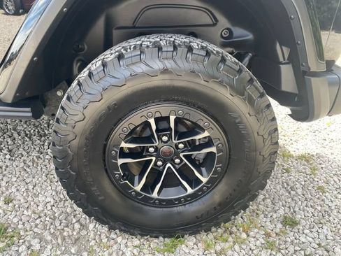 Certified 2025 Jeep Wrangler Unlimited Rubicon AWD/4WD image 16