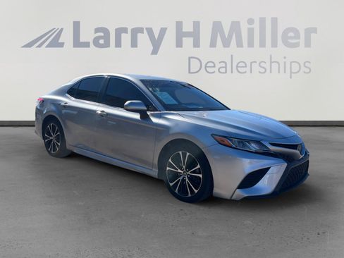 Used 2018 Toyota Camry SE image 7