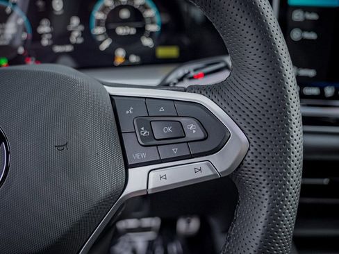 New 2026 Volkswagen Tiguan SE R-Line image 15