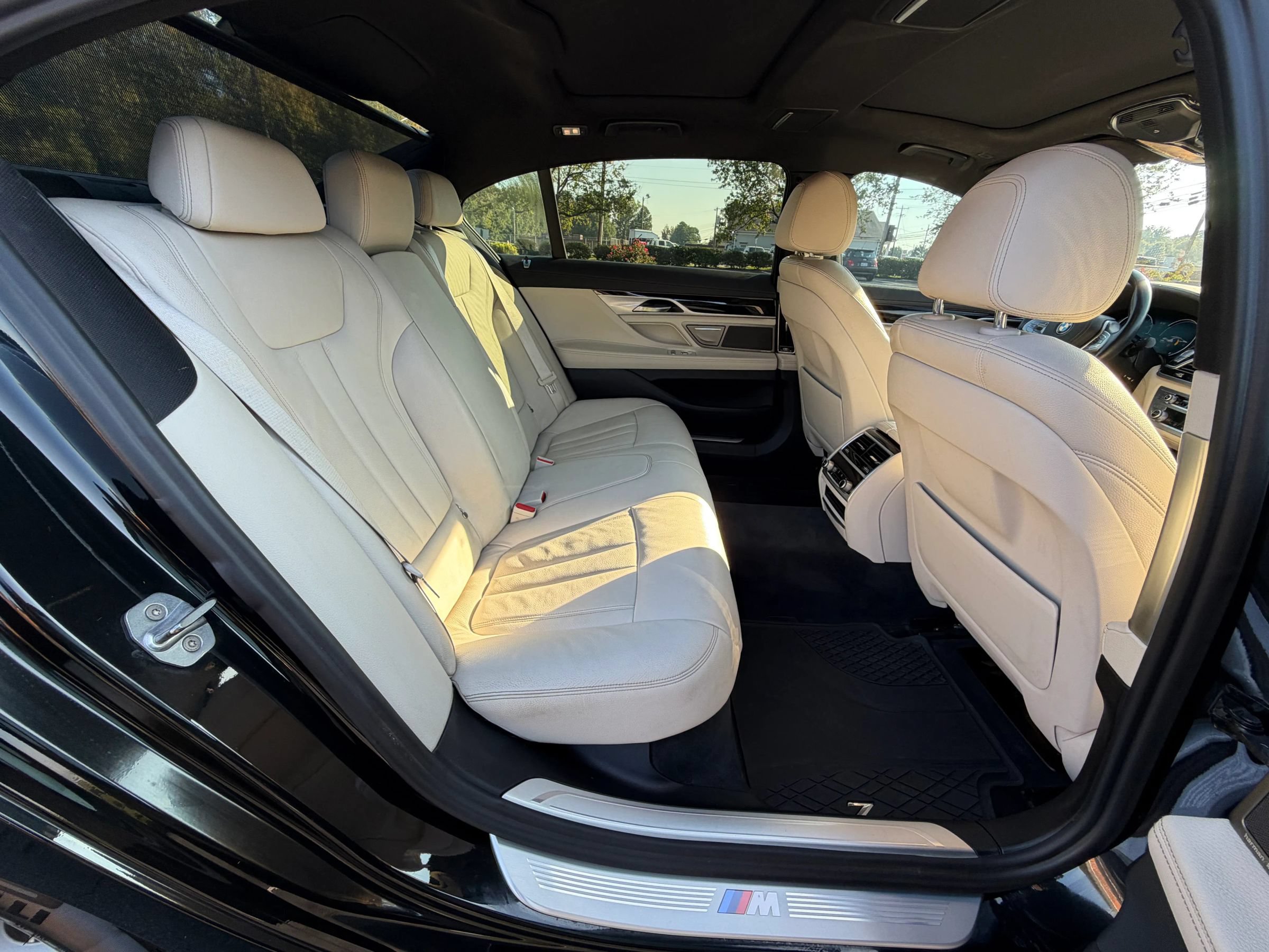 Used 2019 BMW 740i xDrive w/ M Sport Package AWD/4WD image 17