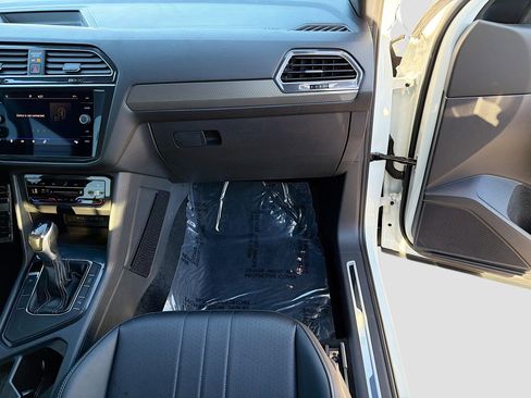 Used 2023 Volkswagen Tiguan SE R-Line image 17