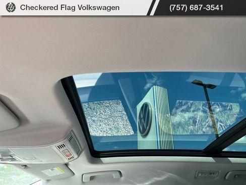 New 2026 Volkswagen Taos SE FWD image 19
