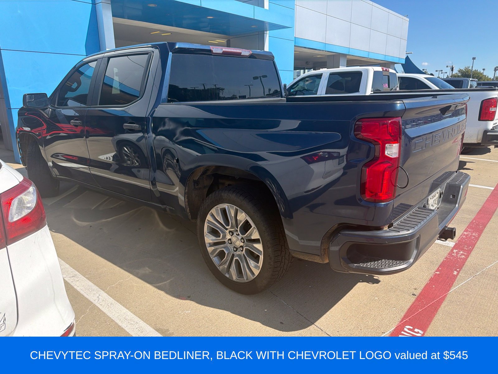 Used 2019 Chevrolet Silverado 1500 Custom w/ Custom Value Package AWD/4WD image 4