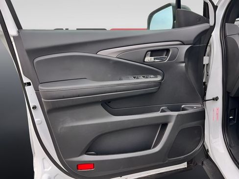 Used 2022 Honda Pilot Sport image 23