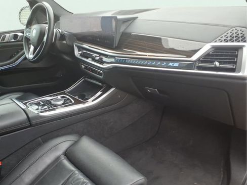 Used 2025 BMW X5 xDrive50e AWD/4WD image 24