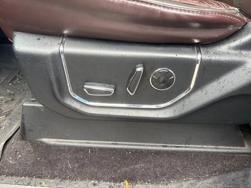 Used 2015 Ford F150 Platinum w/ Equipment Group 701A Luxury image 28