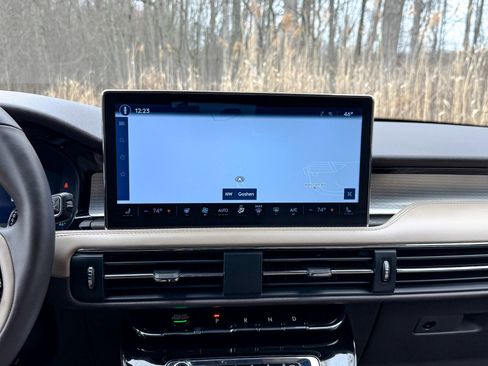 Used 2024 Lincoln Corsair AWD w/ Equipment Group 101A image 25