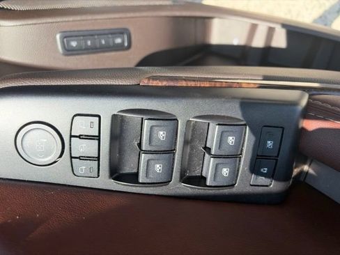 Used 2016 Chevrolet Tahoe LTZ RWD image 23