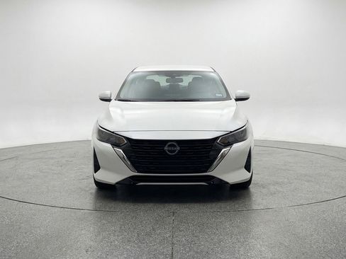 Used 2025 Nissan Sentra SV image 2