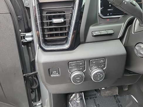 Used 2026 GMC Sierra 1500 Denali w/ Technology Package AWD/4WD image 11